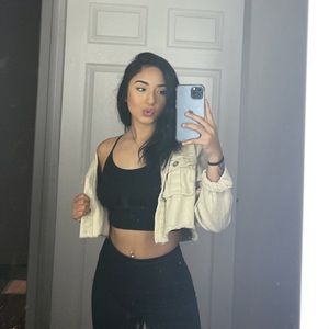 Meet your Posher, Elaine